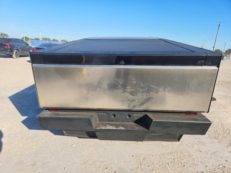 2025 Tesla Cybertruck