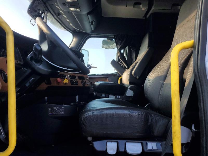 2022 Freightliner Cascadia 126 Semi Truck
