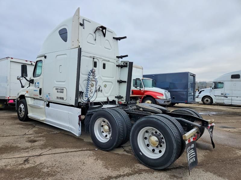 2017 Freightliner Cascadia 125 Semi Truck