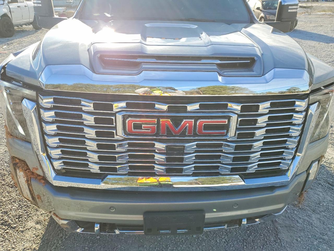 2025 GMC Sierra K2500 Denali