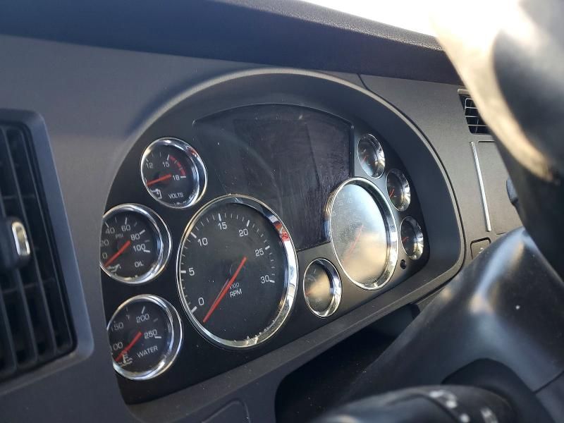 2020 Kenworth Construction T680