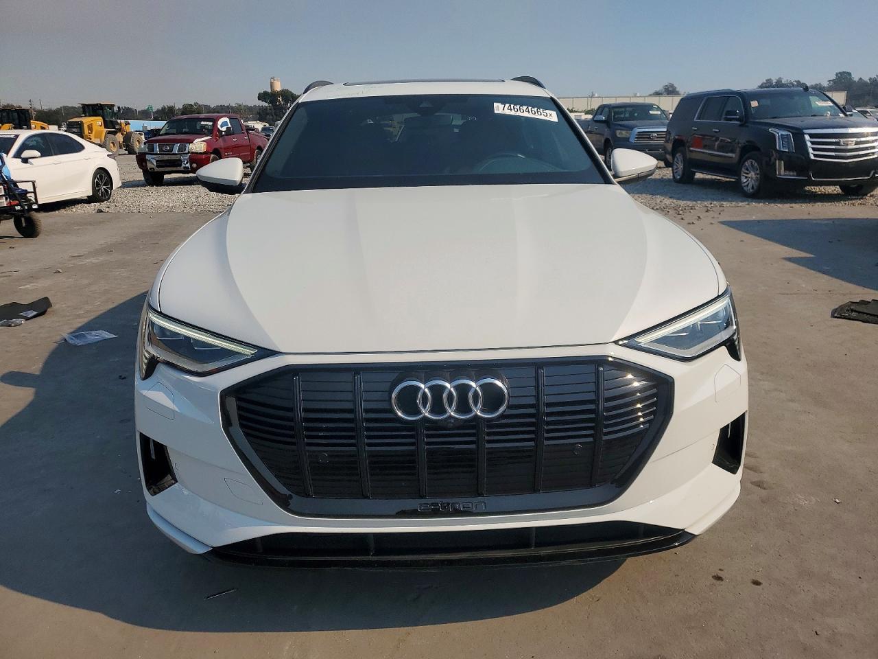 2022 Audi E-tron Premium