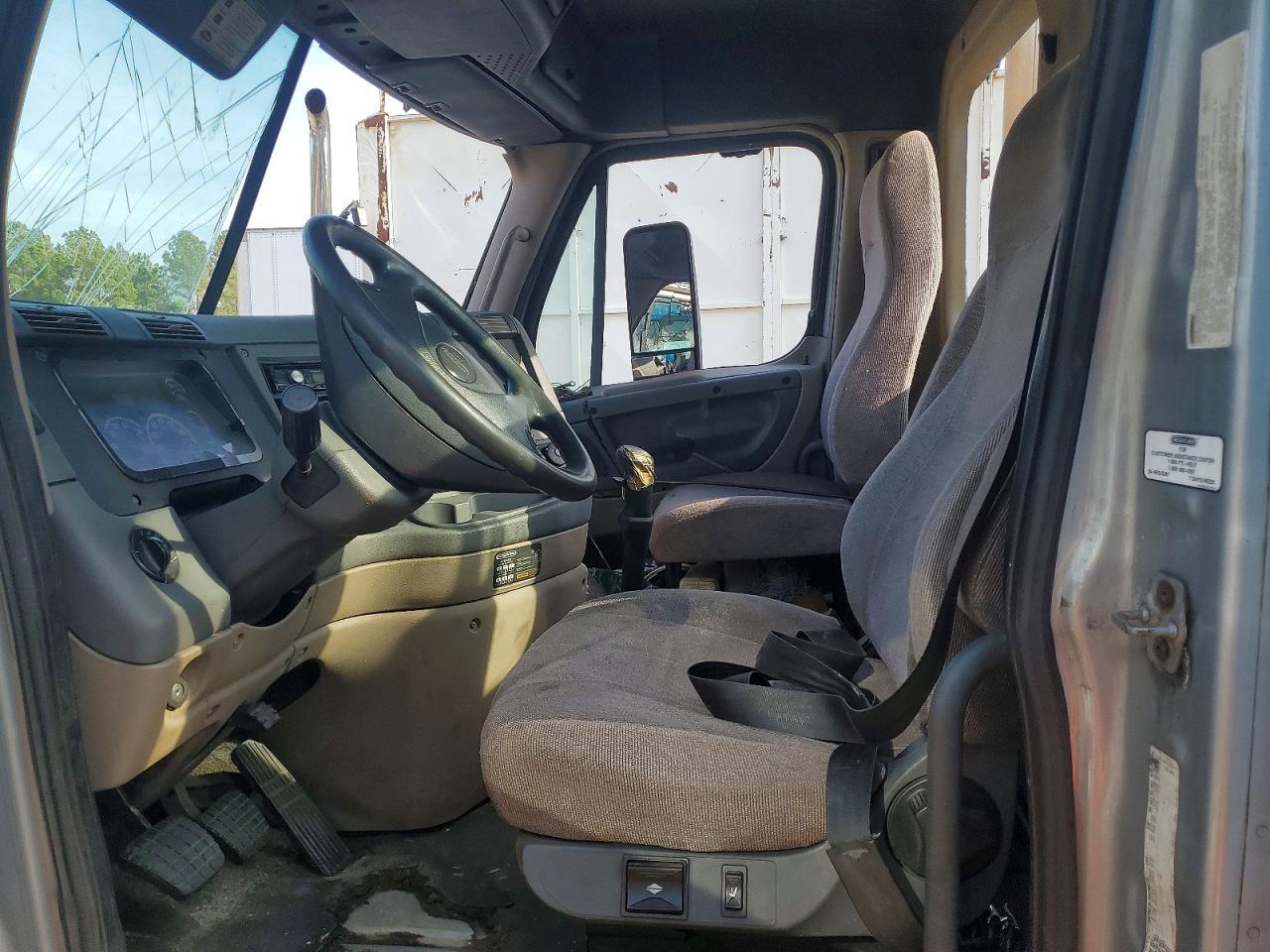 2012 Freigliner 2012 Freightliner Cascadia Semi Truck