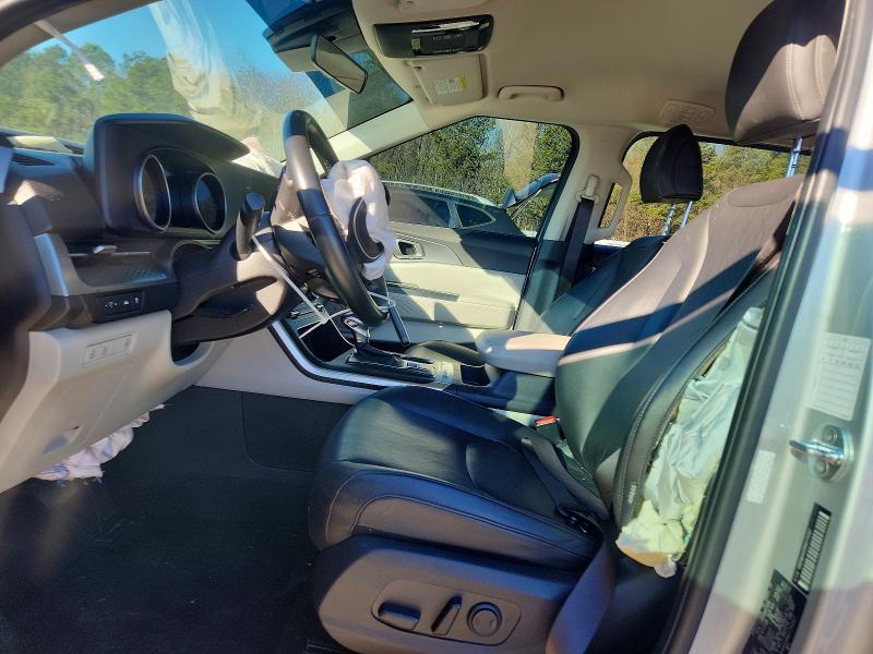 2022 KIA Carnival lx