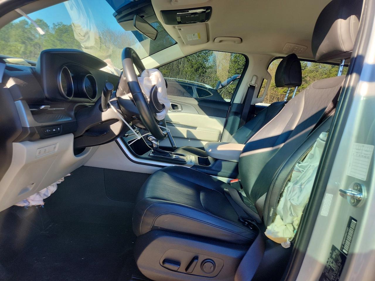 2022 KIA Carnival lx
