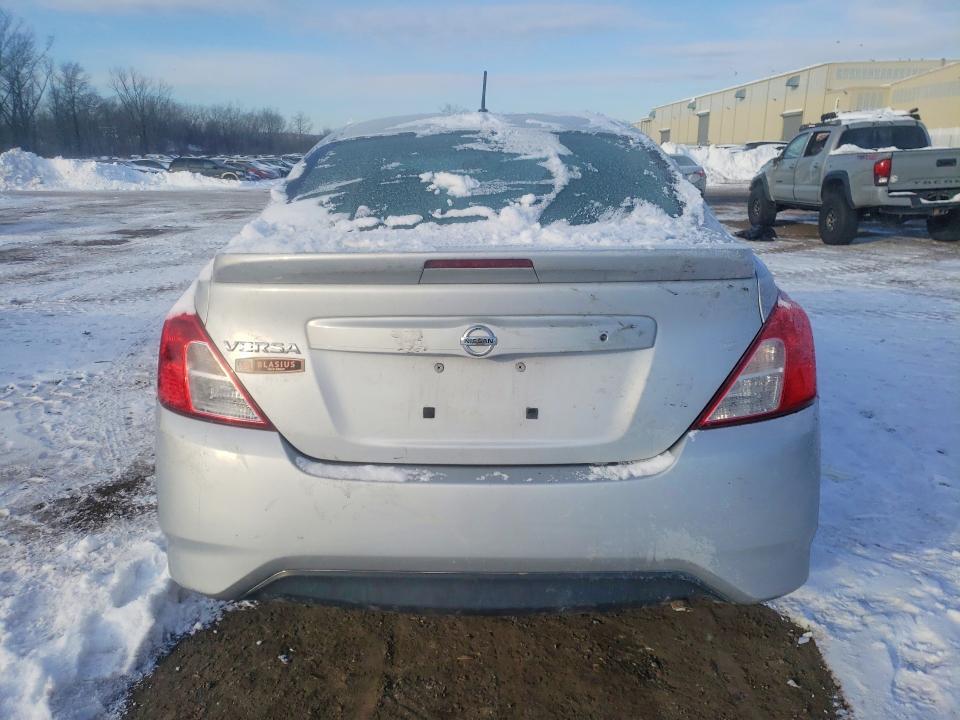 2018 Nissan Versa s Plus