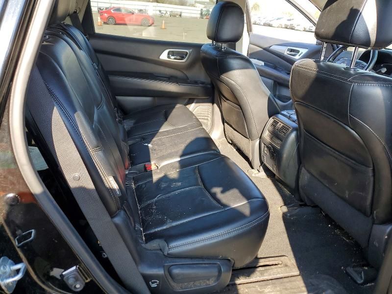 2018 Nissan Pathfinder s