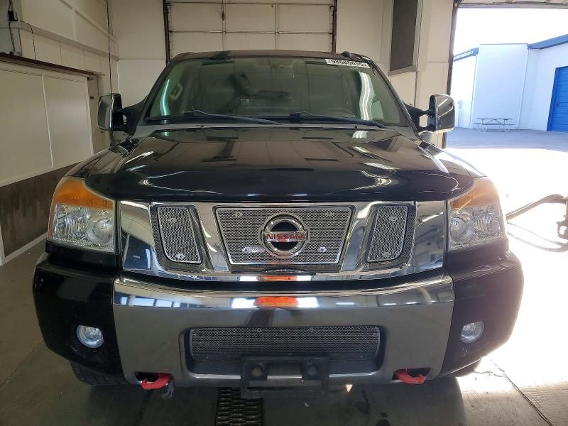 2012 Nissan Titan s