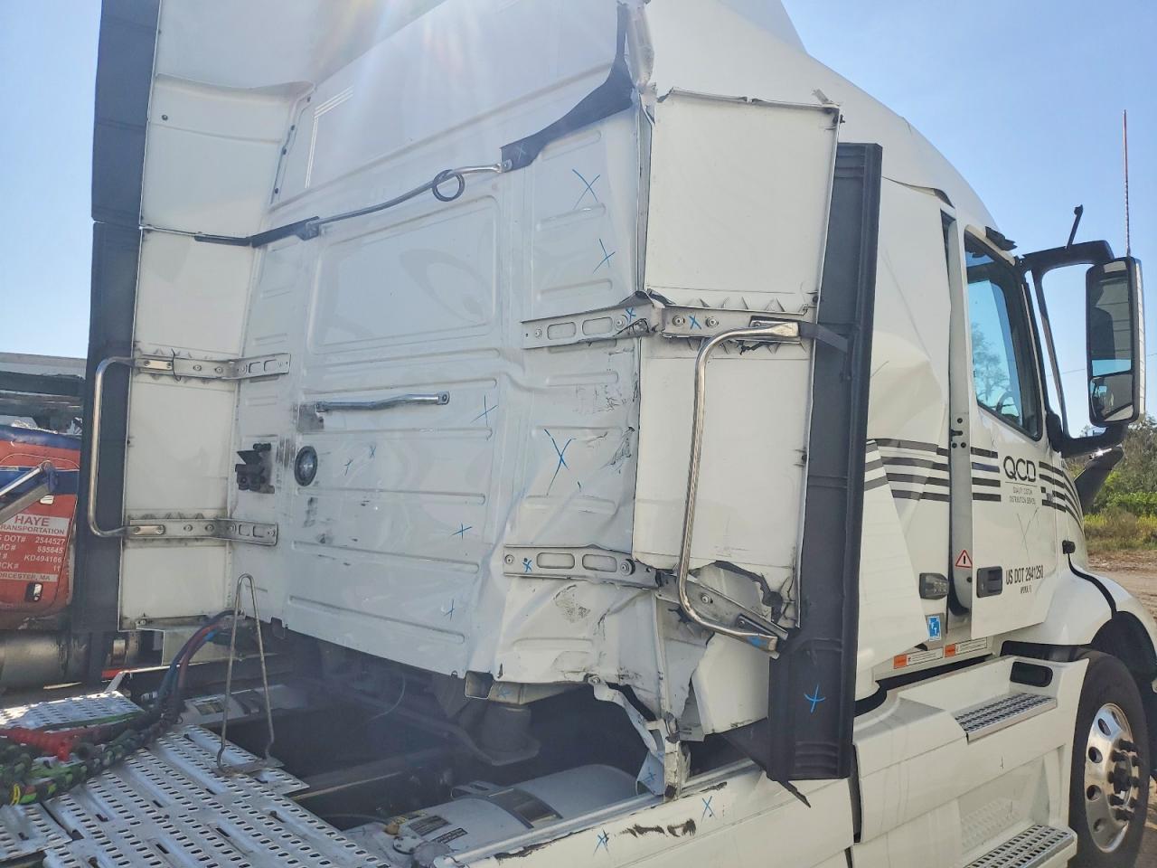 2025 Volvo VNR