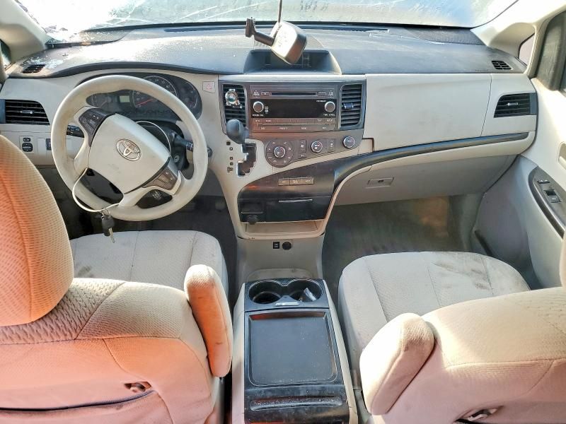 2011 Toyota Sienna le