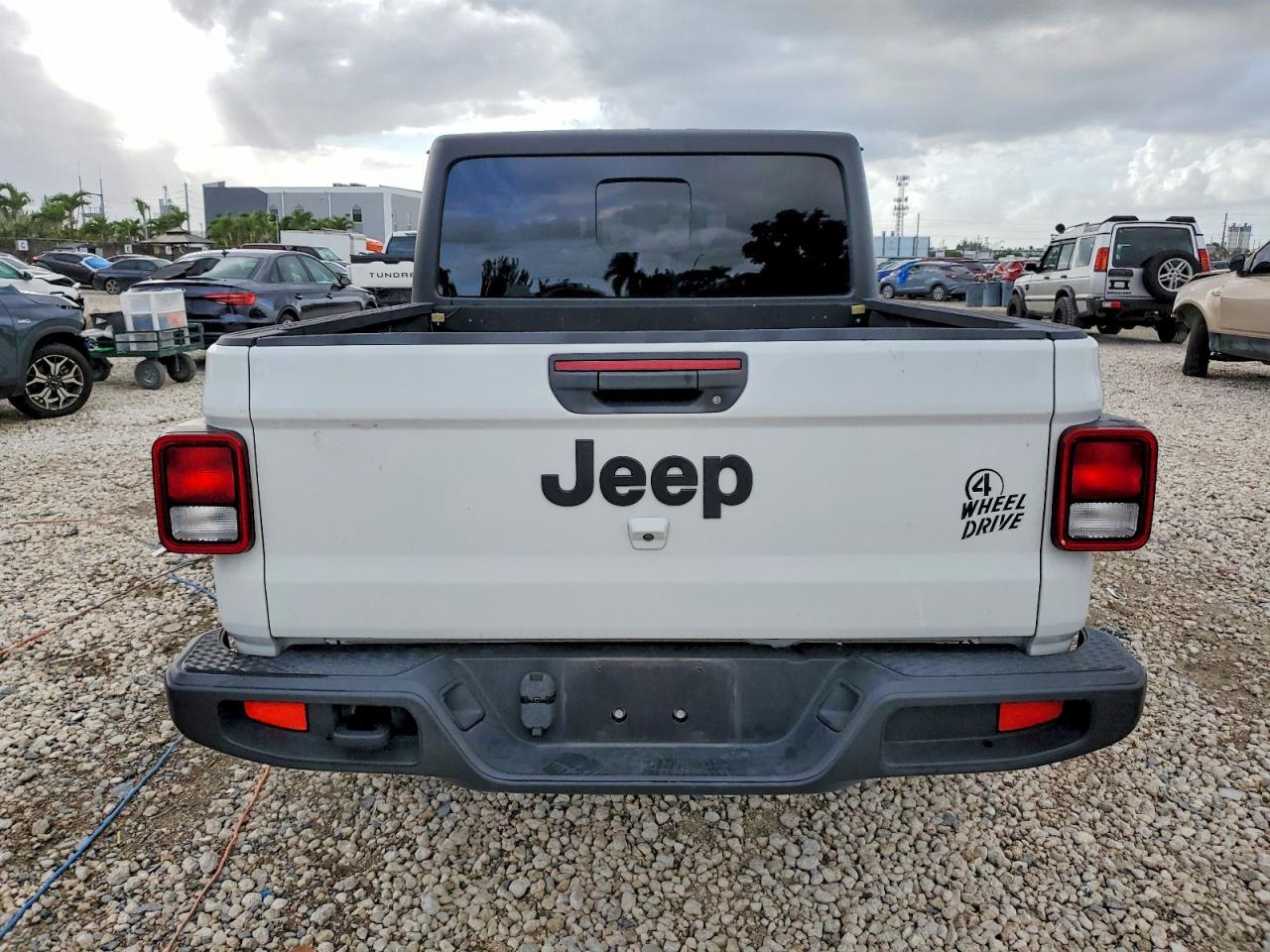 2022 Jeep Gladiator Sport