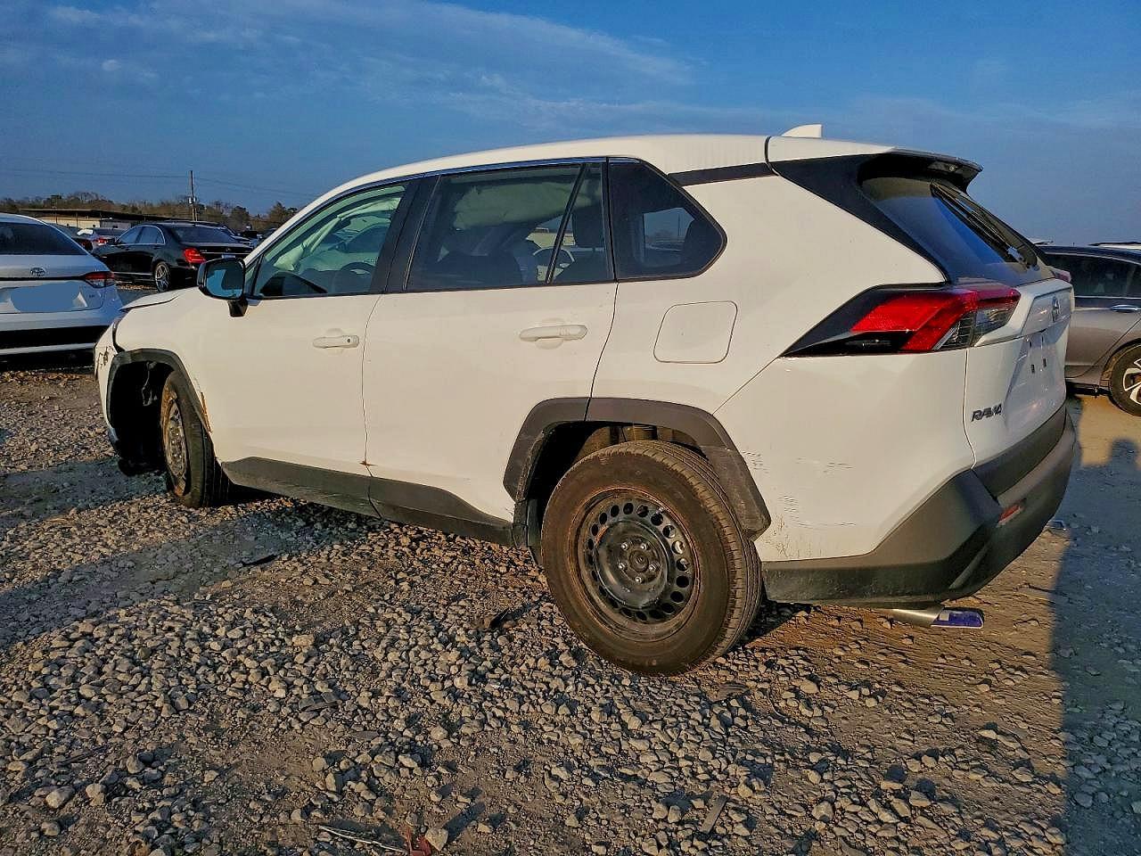 2024 Toyota Rav4 le