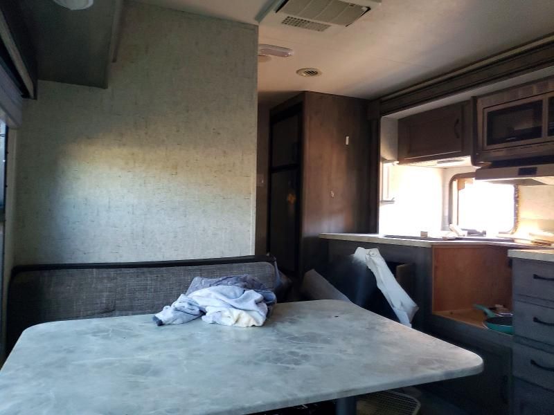 2019 Trailers 300 BHS