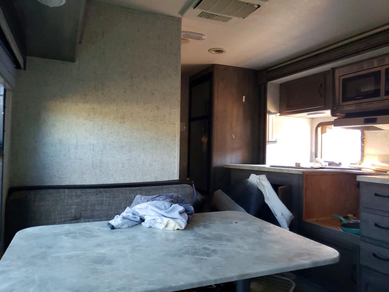 2019 Trailers 300 BHS