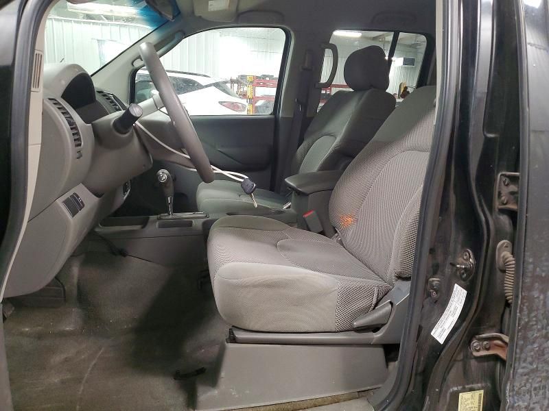 2005 Nissan Frontier Crew cab le