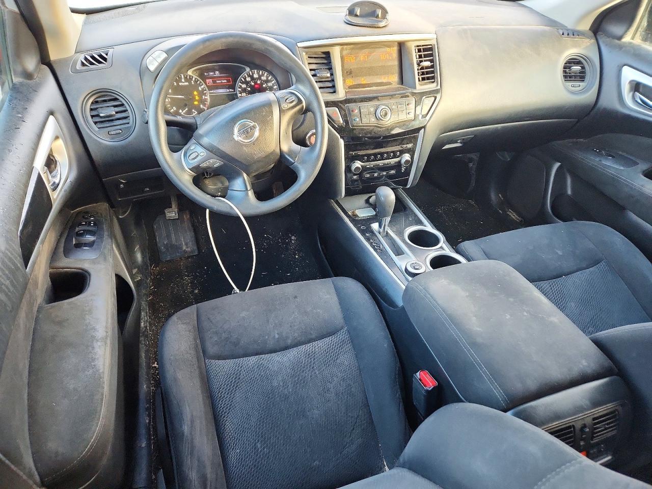 2016 Nissan Pathfinder s