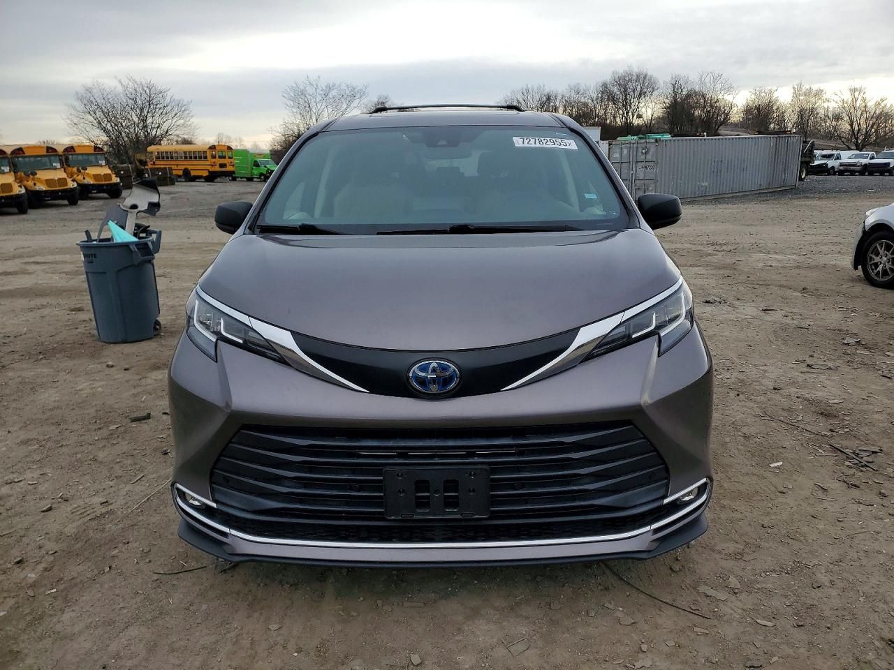 2021 Toyota Sienna xle 8-passenger
