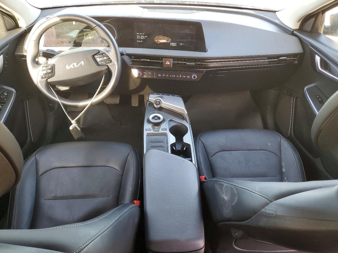 2022 KIA EV6 Light