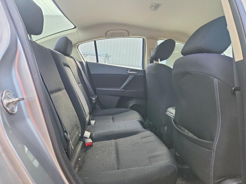 2013 Mazda 3 I