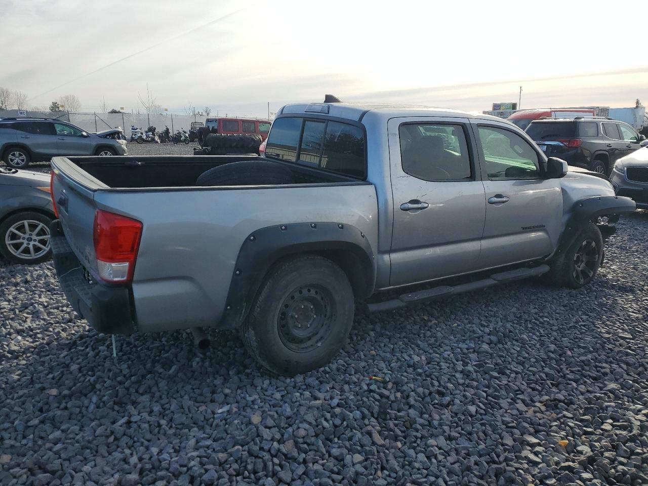 2017 Toyota Tacoma SR