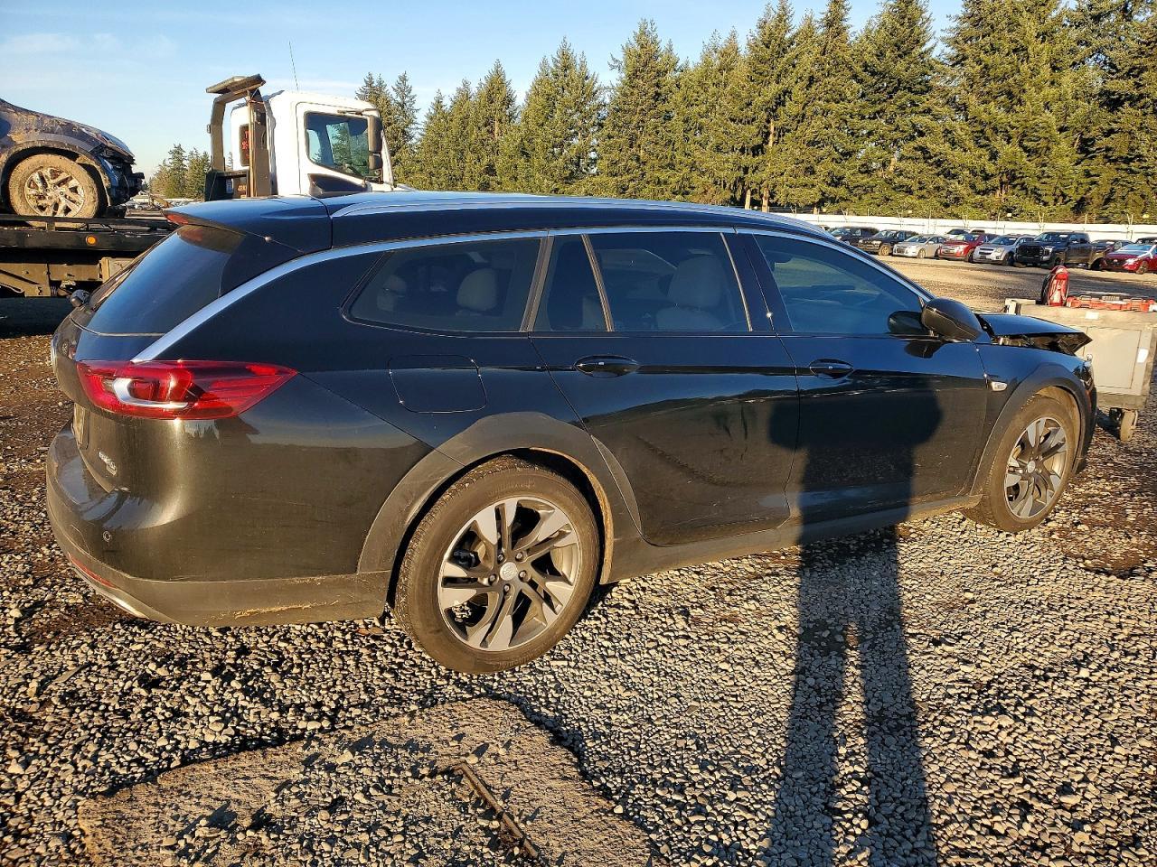 2018 Buick Regal Tourx Essence