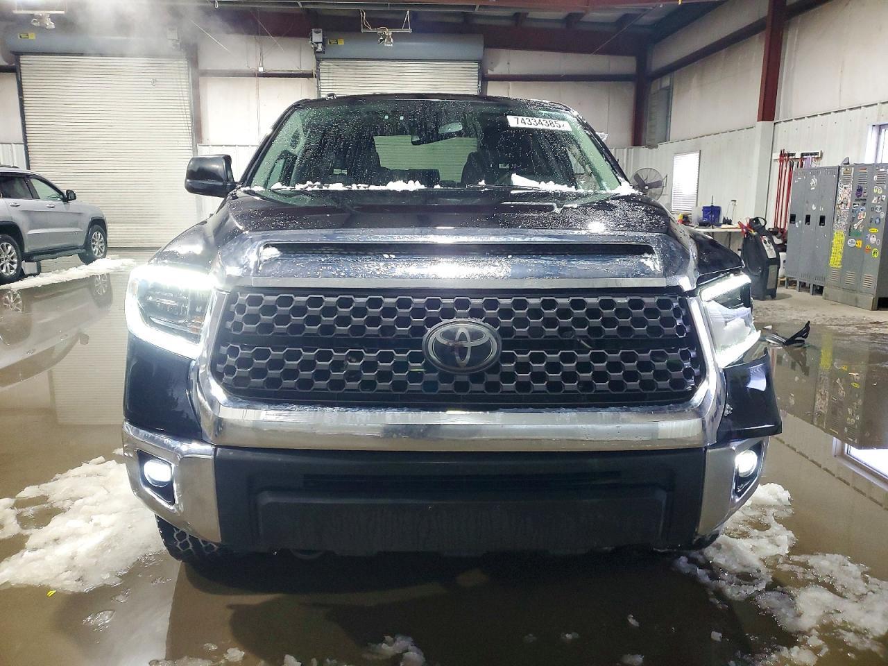2018 Toyota Tundra SR5