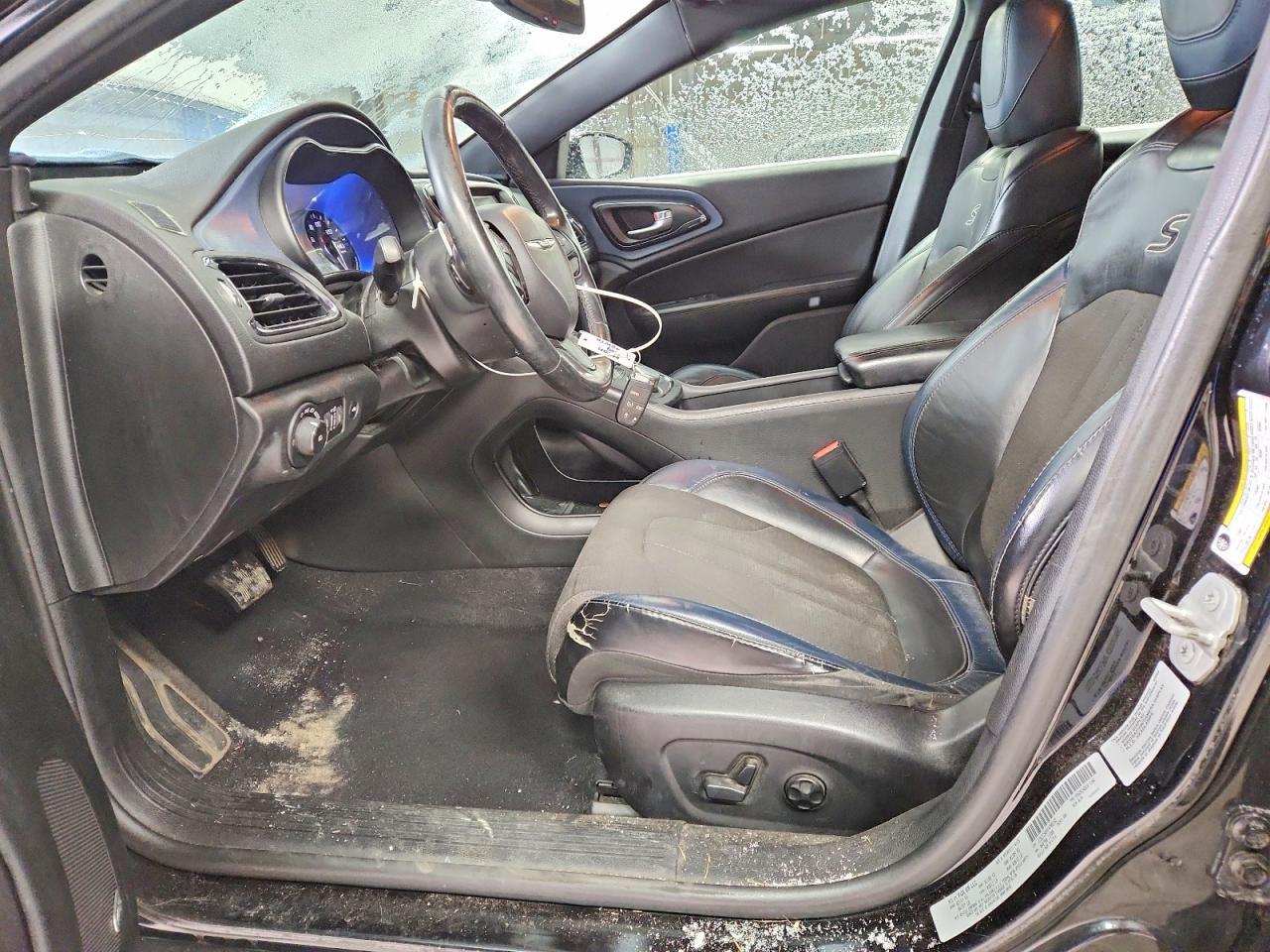 2015 Chrysler 200 s