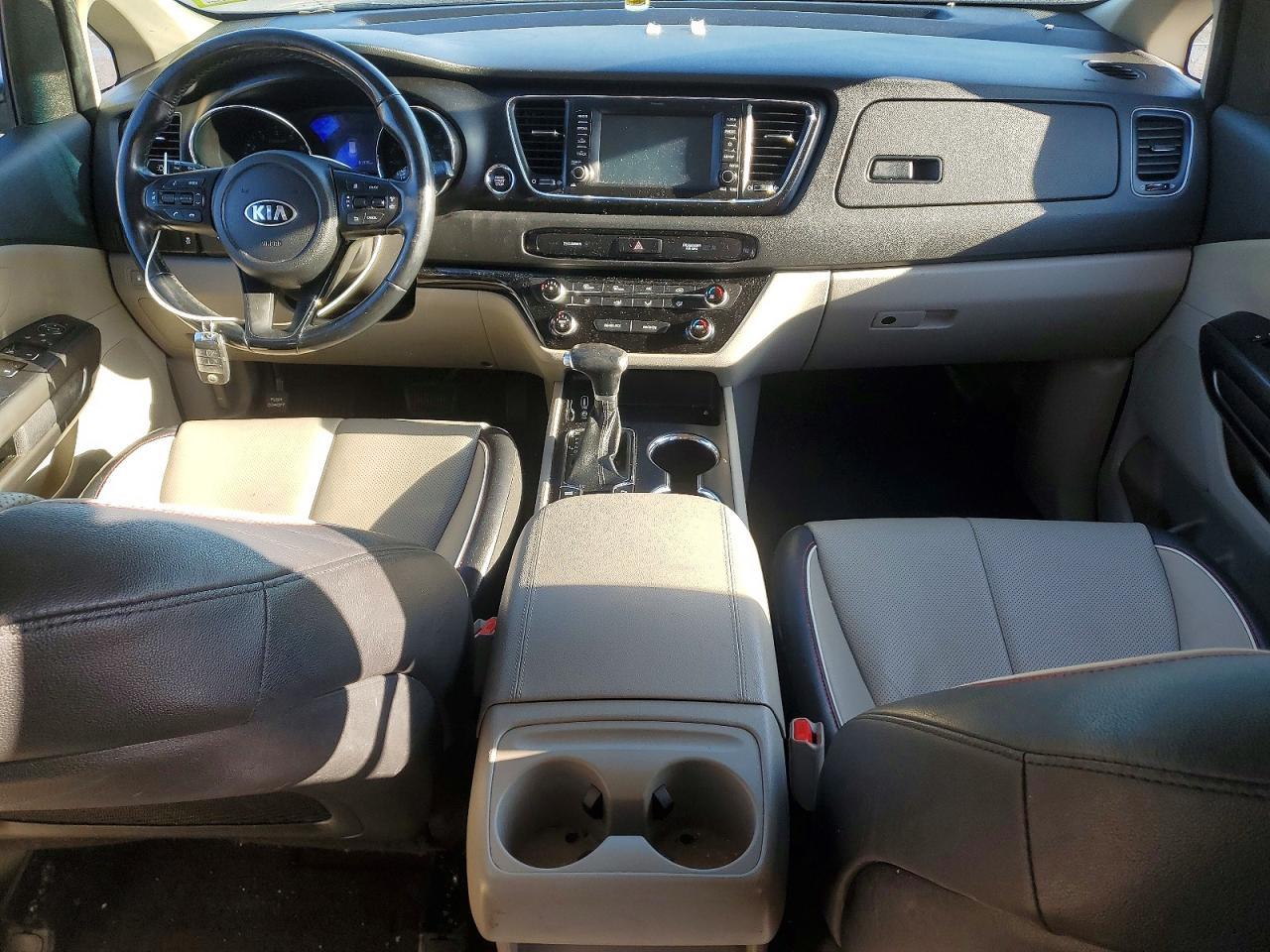 2021 KIA Sedona lx