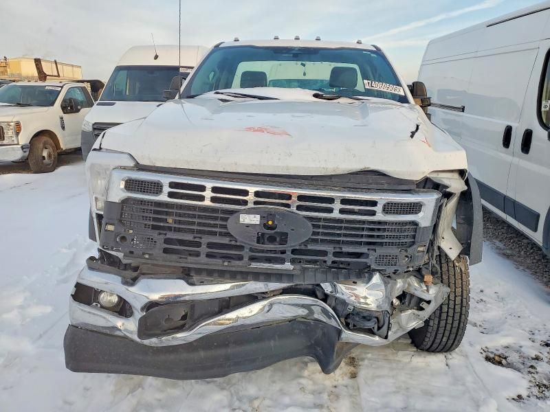 2023 Ford F450 Super Duty Truck cab and Chassis