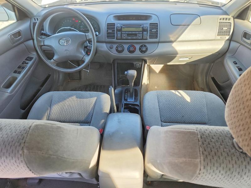 2004 Toyota Camry le