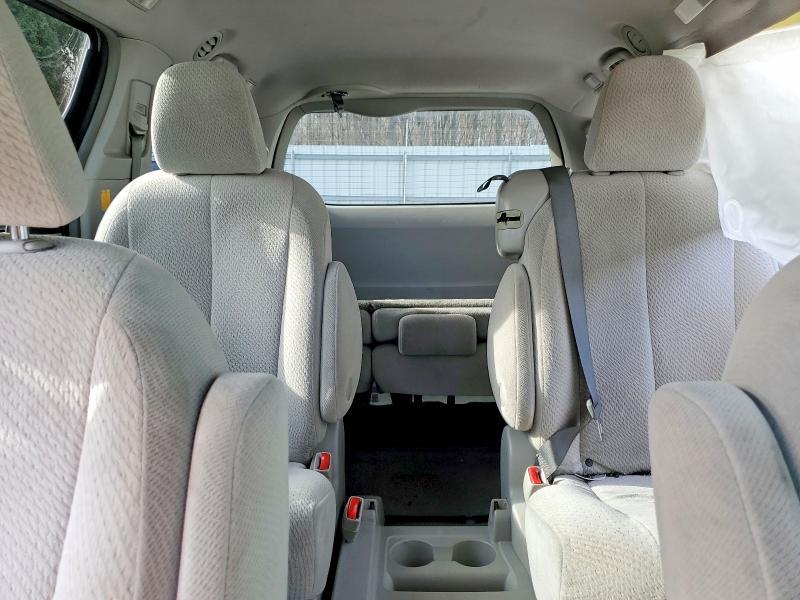 2012 Toyota Sienna le