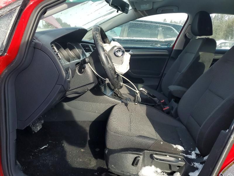 2016 Volkswagen Golf Sportwagen s