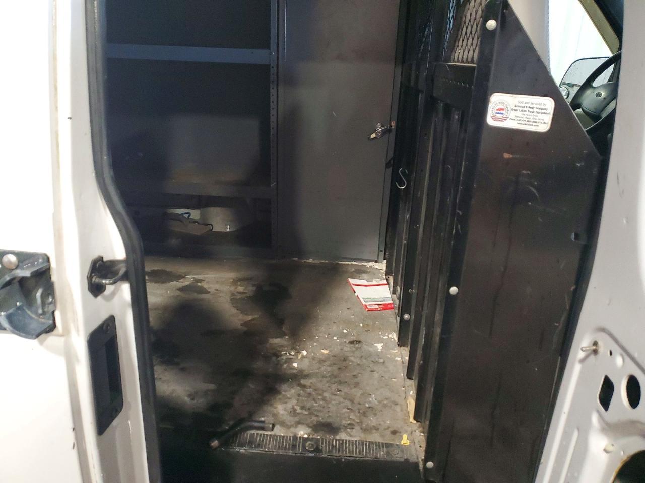 2002 Ford Econoline Cargo E-25
