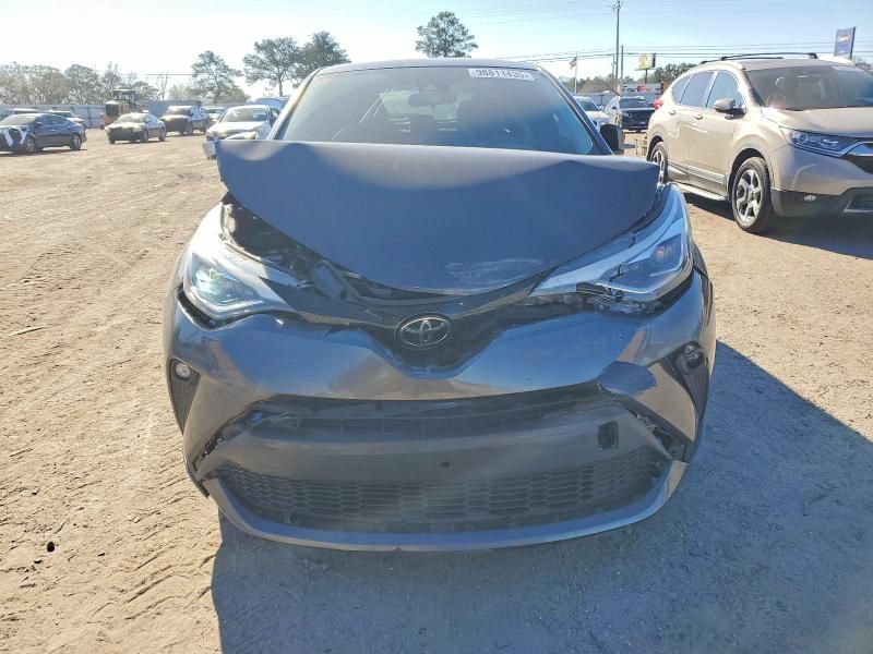 2021 Toyota C-hr xle