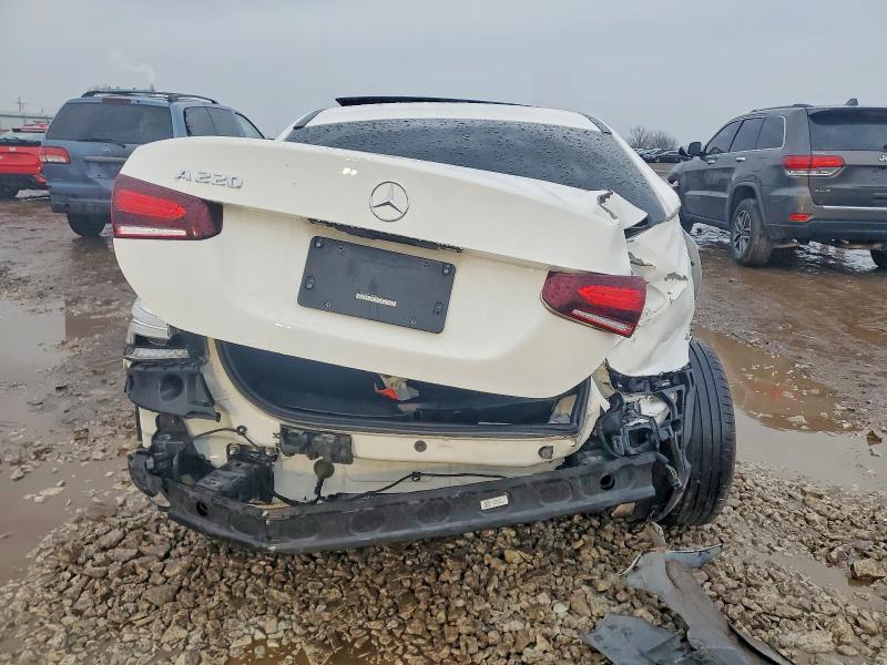 2022 Mercedes-Benz A 220