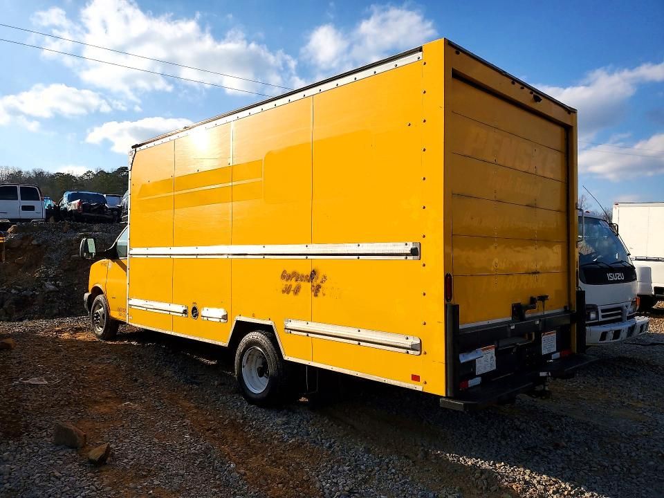 2021 GMC Savana Cut-box Truck