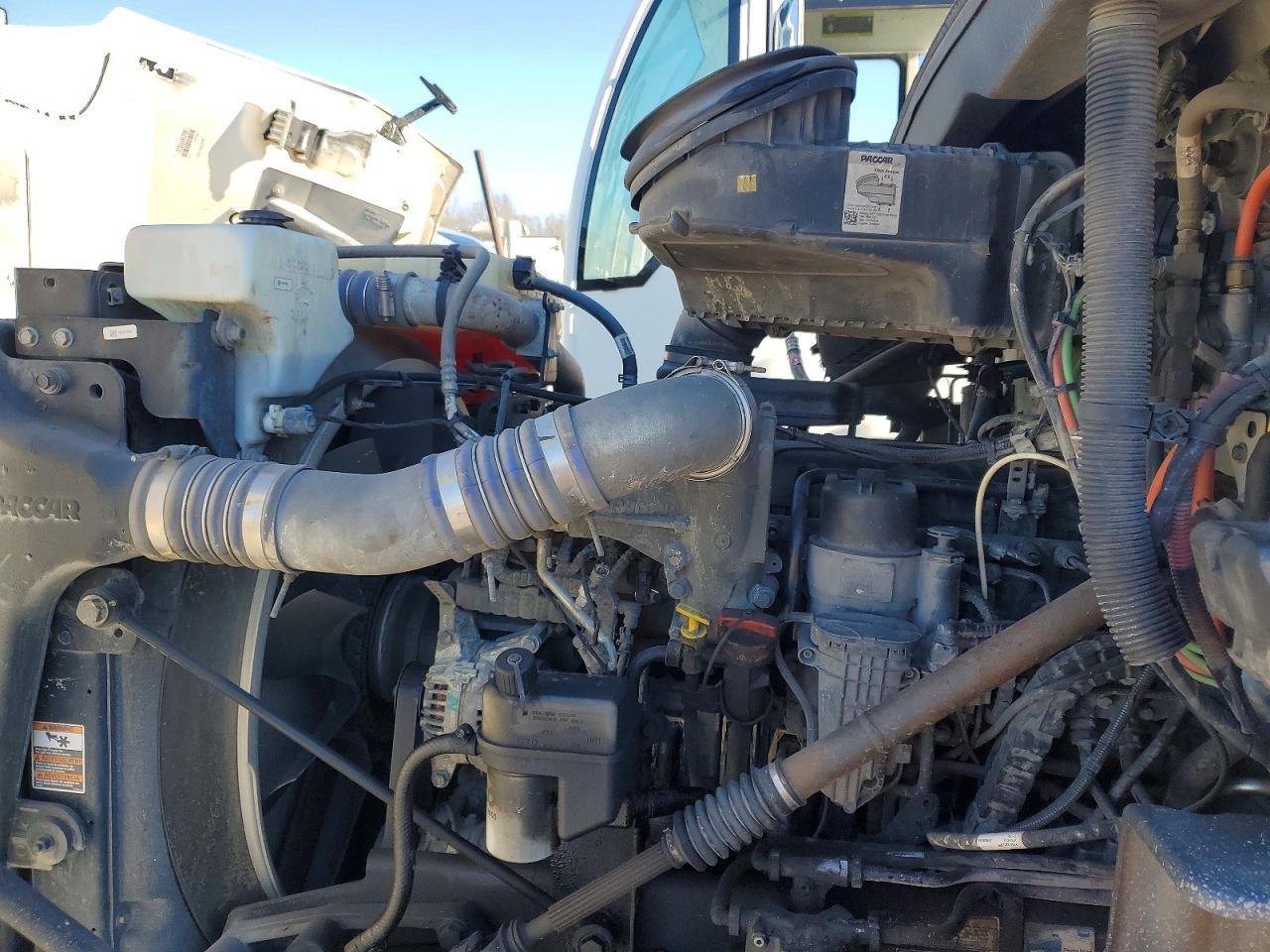 2021 Peterbilt 567 Semi Truck