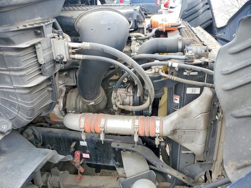 2018 Freightliner Cascadia 113 Semi Truck