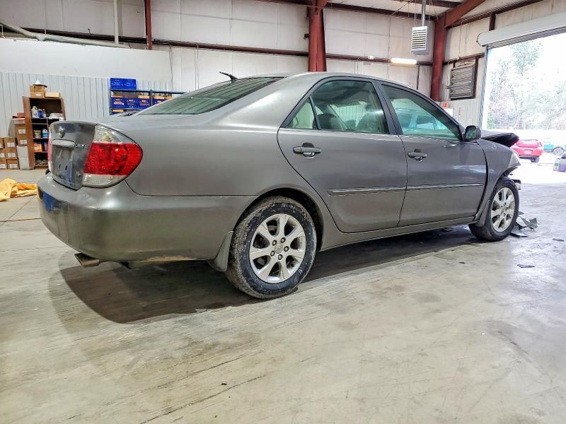 2005 Toyota Camry le