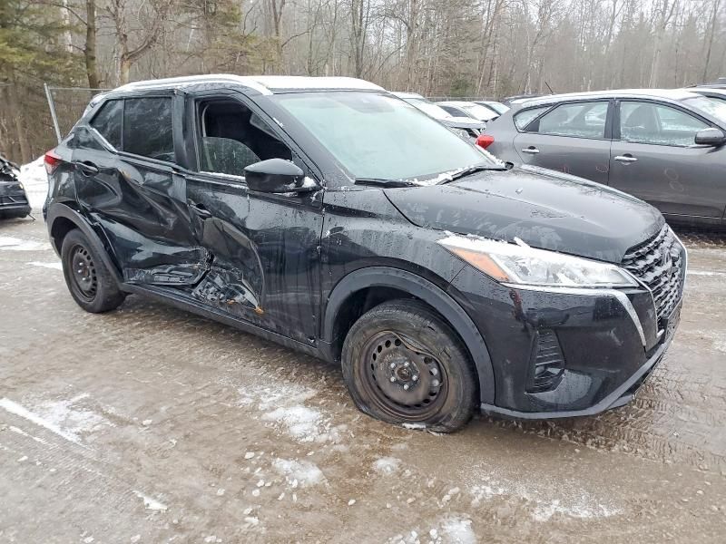 2023 Nissan Kicks sv
