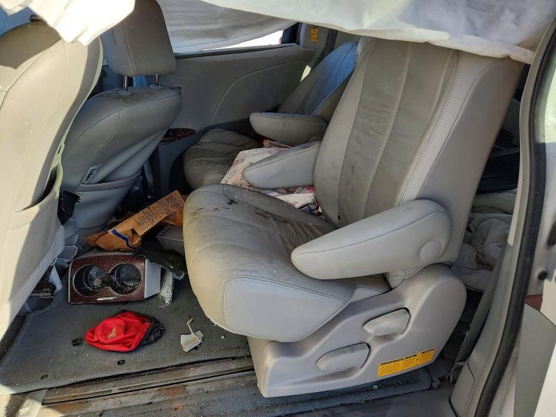 2014 Toyota Sienna xle