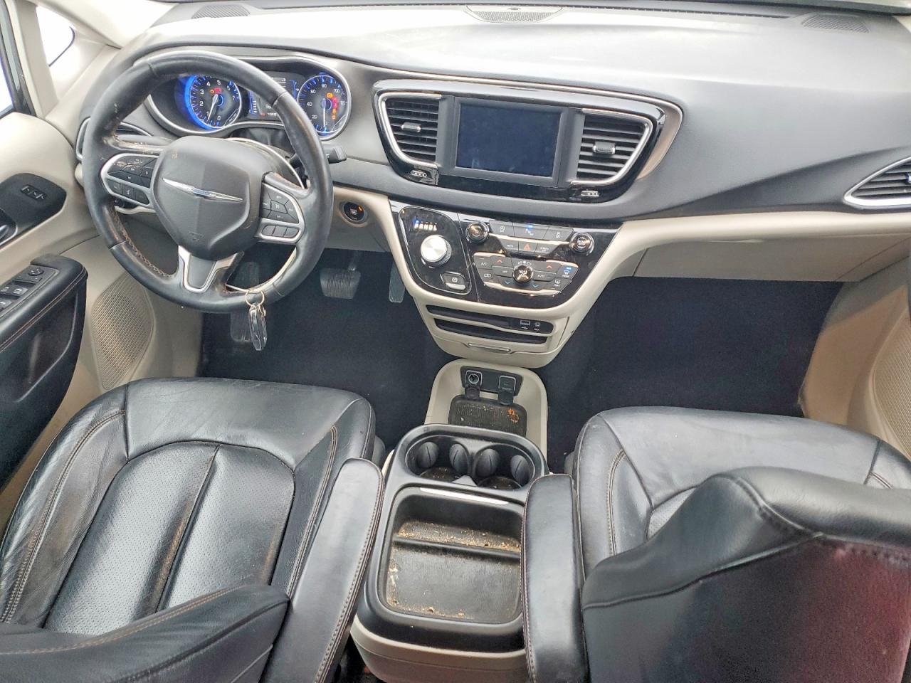 2020 Chrysler Pacifica Touring l