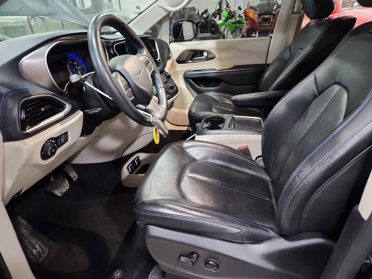 2021 Chrysler Pacifica Touring l