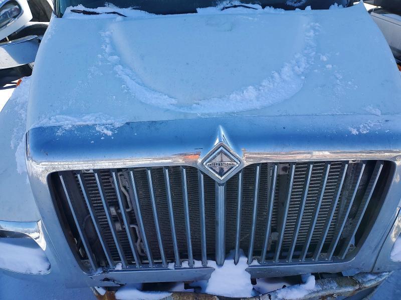 2004 International 7400 Flatbed Truck