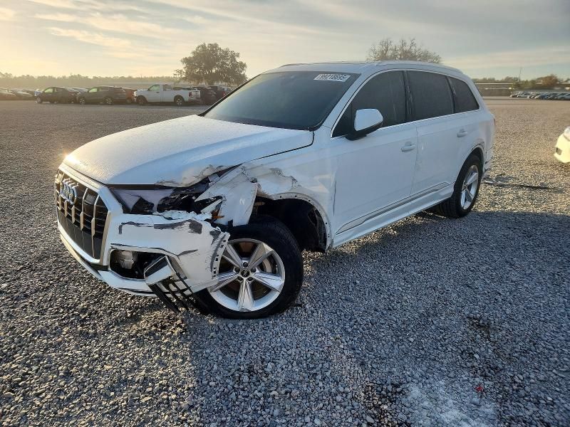2024 Audi Q7 Premium Plus