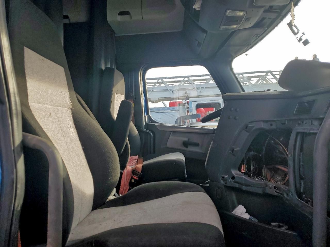 2019 Freightliner Cascadia 126 Semi Truck