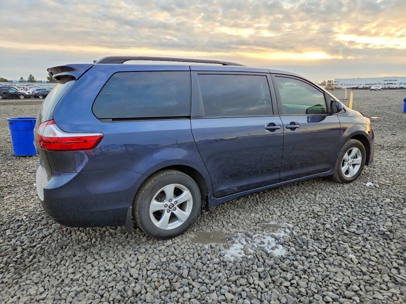 2019 Toyota Sienna le 8-passenger