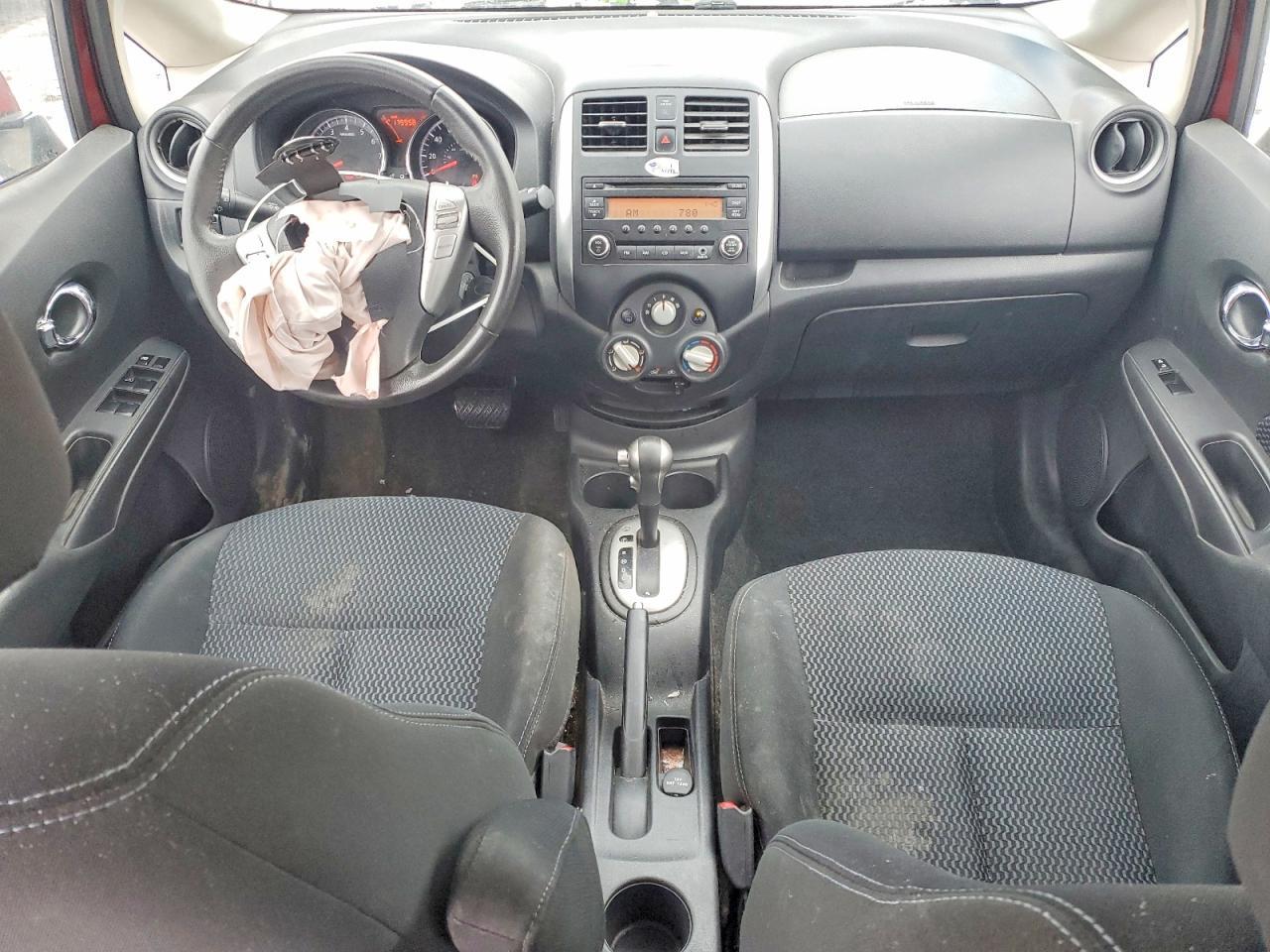 2014 Niss Versa Note sv