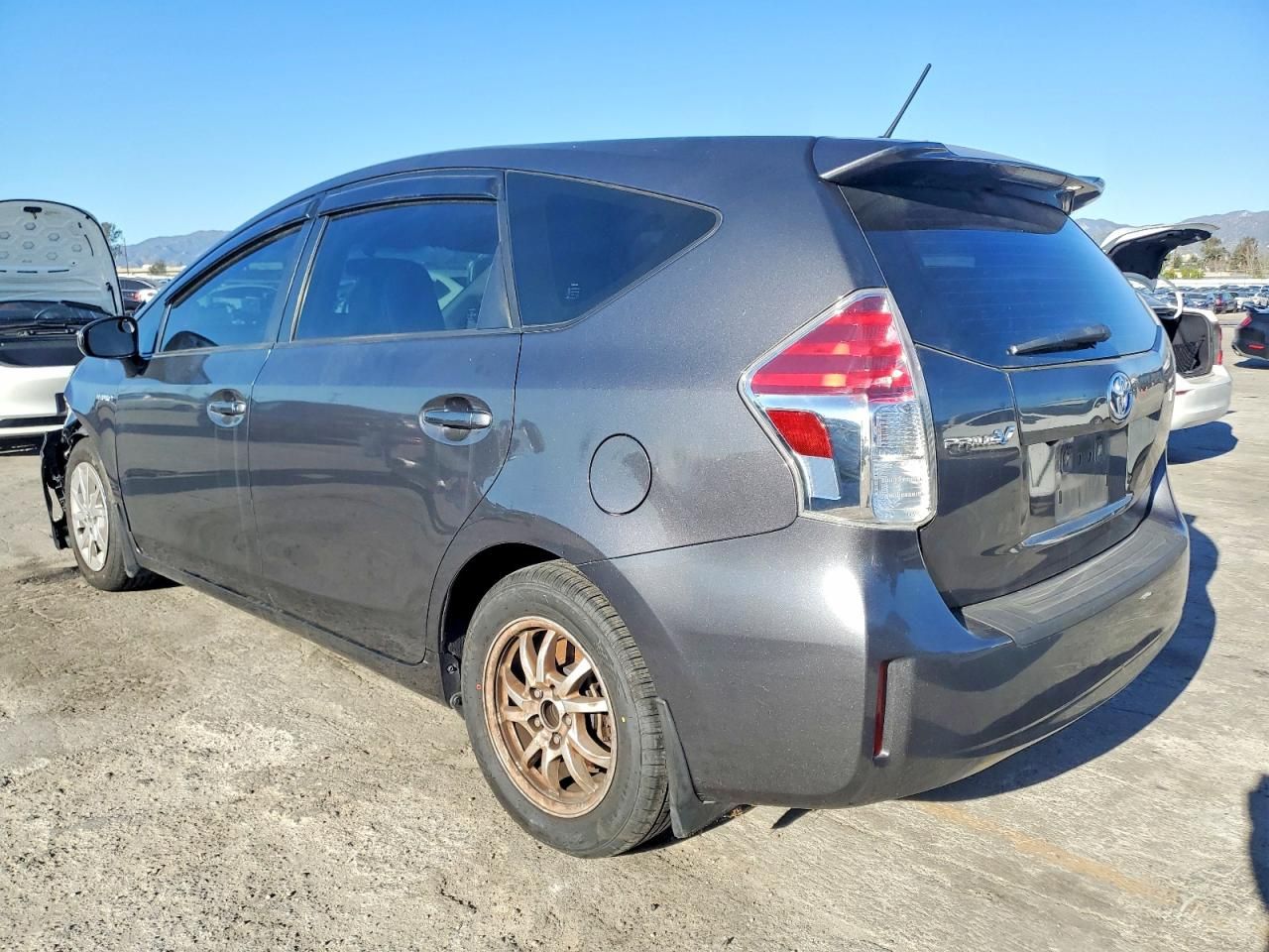 2016 Toyota Prius v