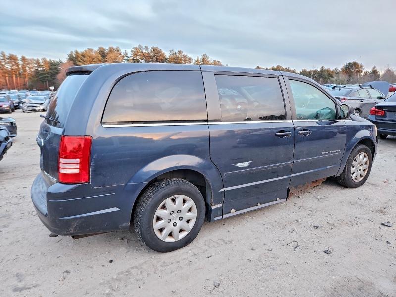 2009 Chrysler Town & Country lx